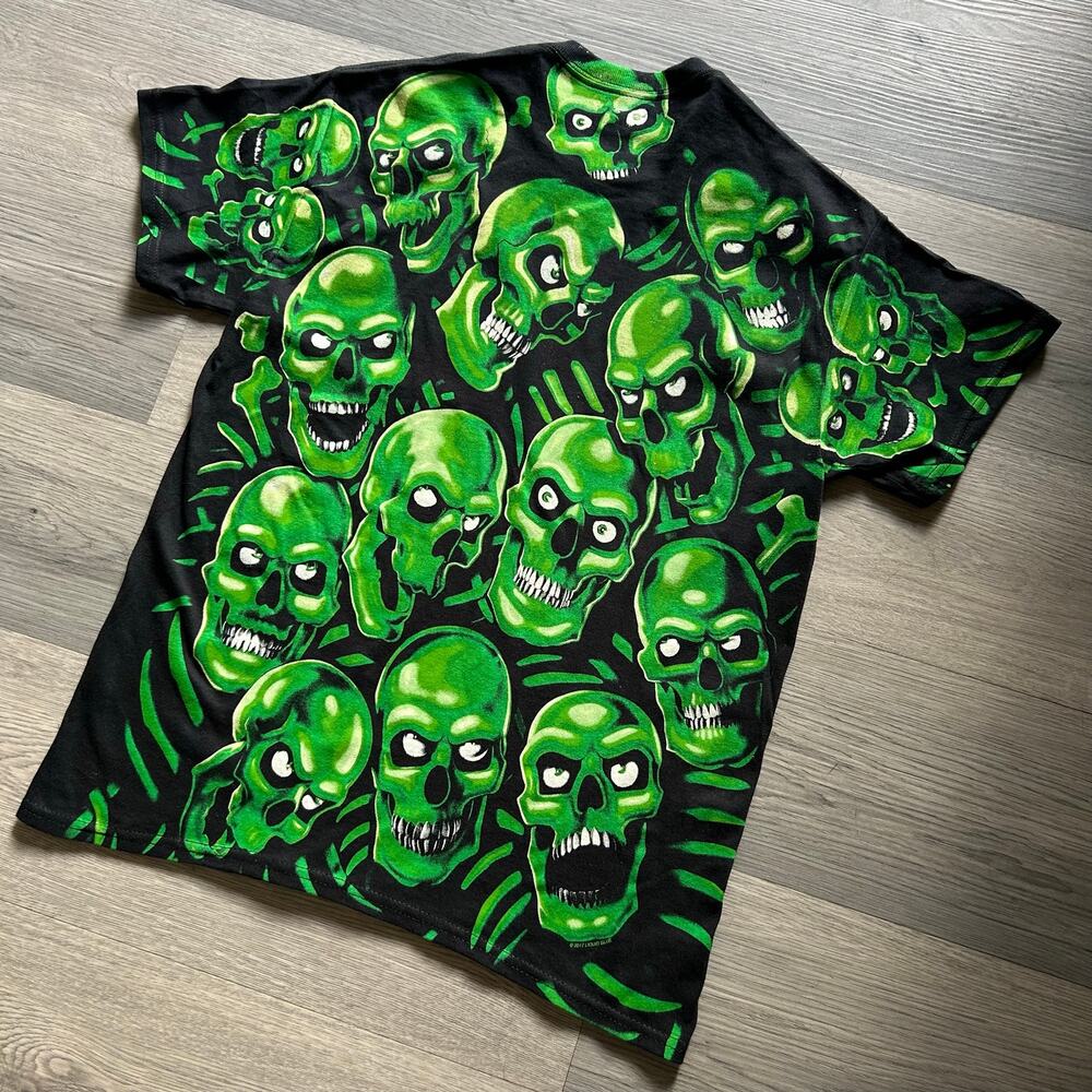 Vintage Gildan Liquid Blue Green Skull Pile graphic T-Shirt- Sz, M